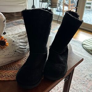 BearPaw Classic Black Boots